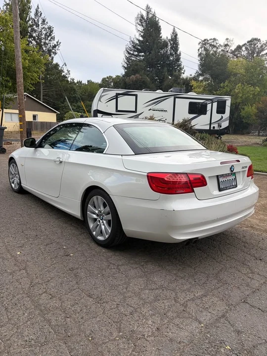 2011 BMW E93 3 Series Convertible - Image 3 of 8