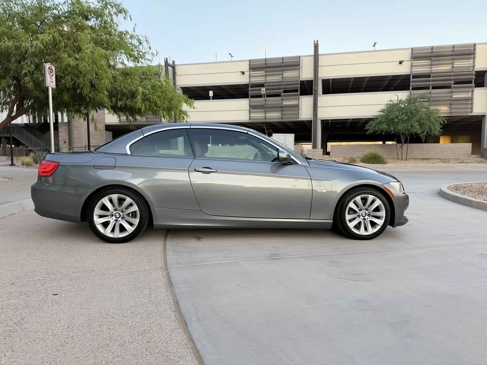 2011 BMW E93 3 Series Convertible - Image 9 of 19