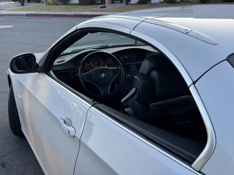 2011 BMW E93 3 Series Convertible - Image 15 of 15