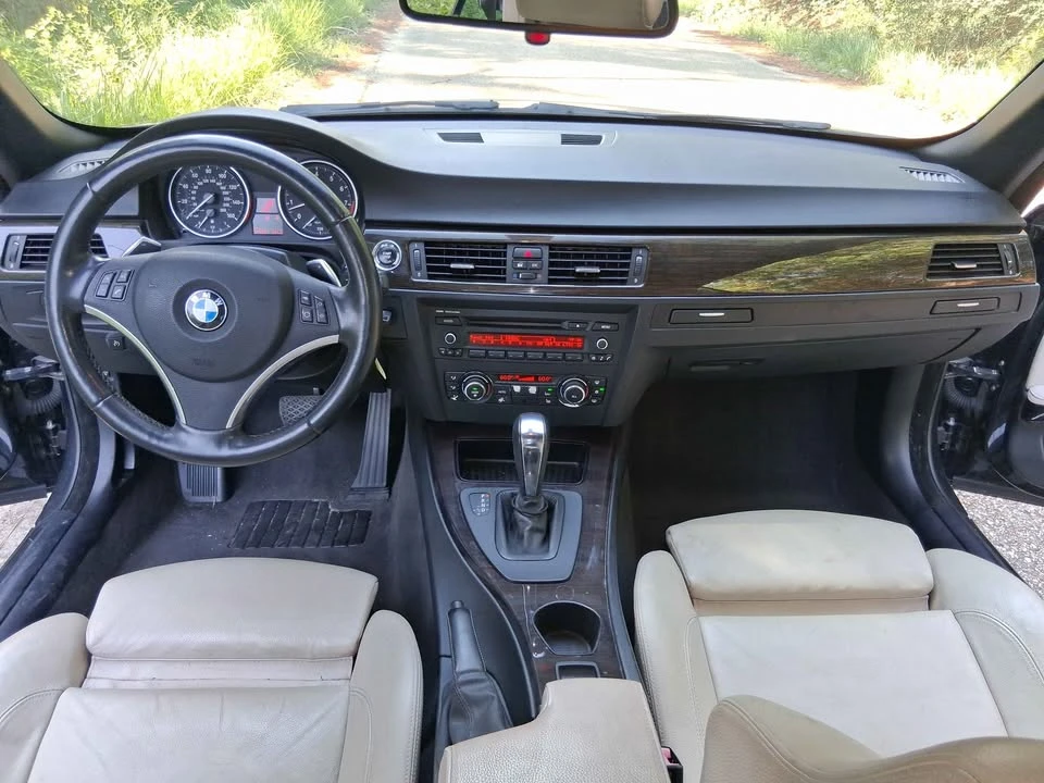 2011 BMW E93 3 Series Convertible - Image 13 of 15