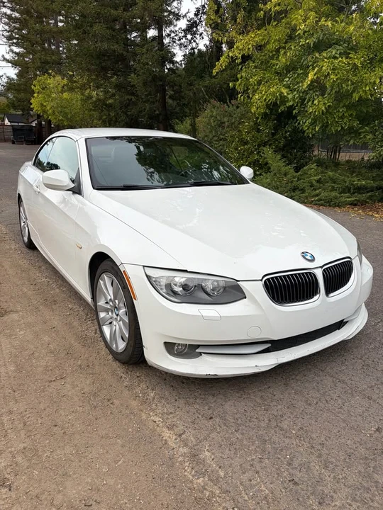 2011 BMW E93 3 Series Convertible - Image 2 of 8
