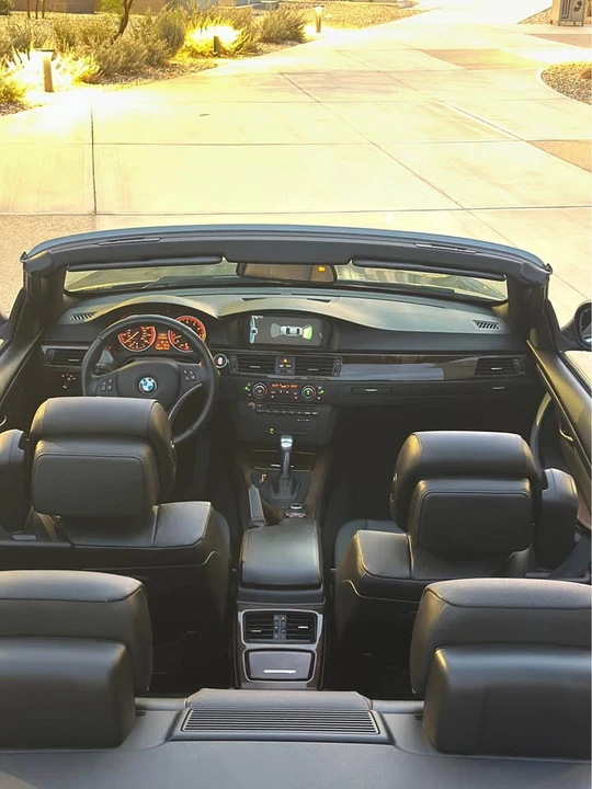 2011 BMW E93 3 Series Convertible - Image 9 of 18