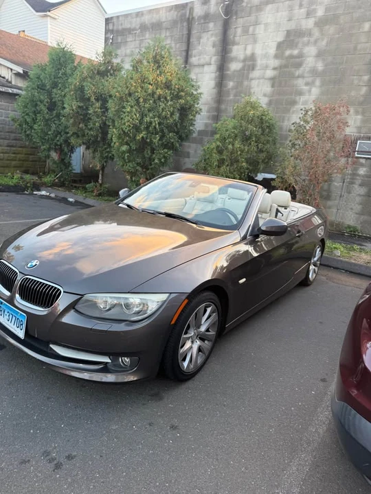 2011 BMW E93 3 Series Convertible - Image 4 of 4