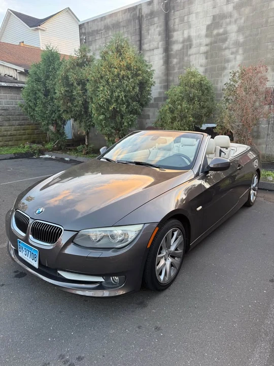 2011 BMW E93 3 Series Convertible - Image 3 of 4