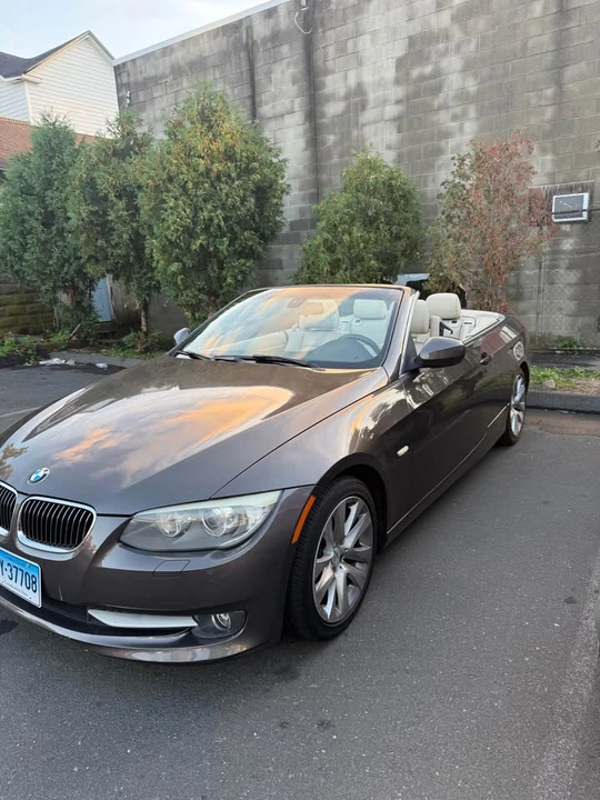 2011 BMW E93 3 Series Convertible - Image 2 of 4