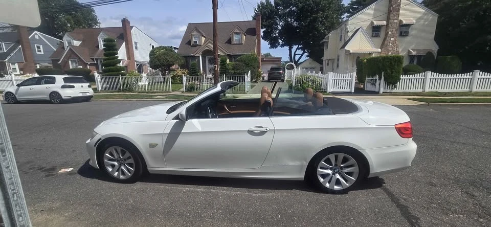 2011 BMW E93 3 Series Convertible - Image 4 of 8