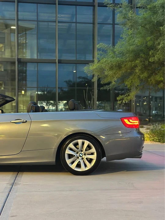 2011 BMW E93 3 Series Convertible - Image 11 of 18
