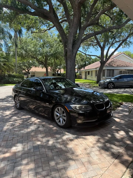 2011 BMW E93 3 Series Convertible - Image 3 of 3
