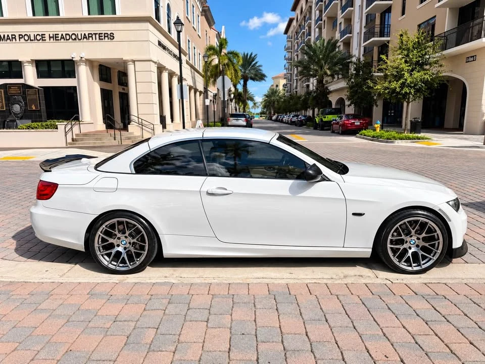 2011 BMW E93 3 Series Convertible - Image 4 of 8