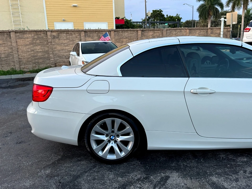2011 BMW E93 3 Series Convertible - Image 14 of 21