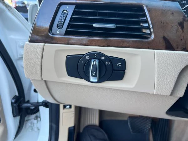 2011 BMW E90 3 Series Sedan - Image 11 of 21