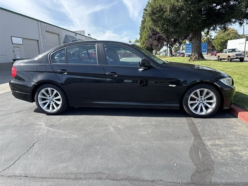 2011 BMW E90 3 Series Sedan - Image 14 of 20
