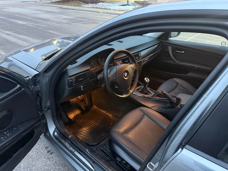 2011 BMW E90 3 Series Sedan - Image 10 of 11