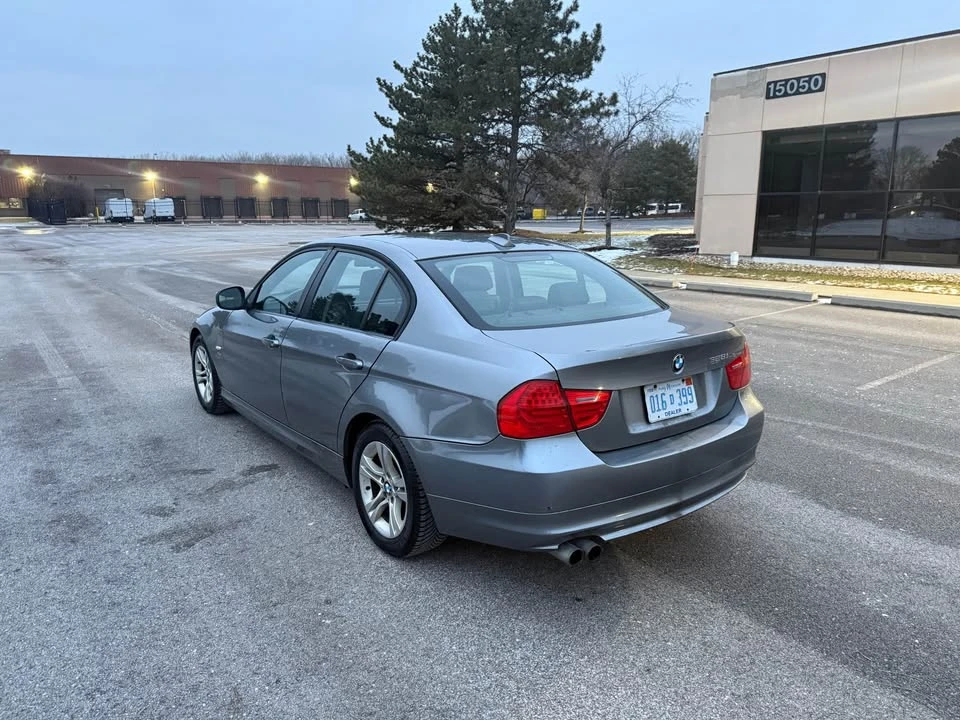 2011 BMW E90 3 Series Sedan - Image 7 of 11