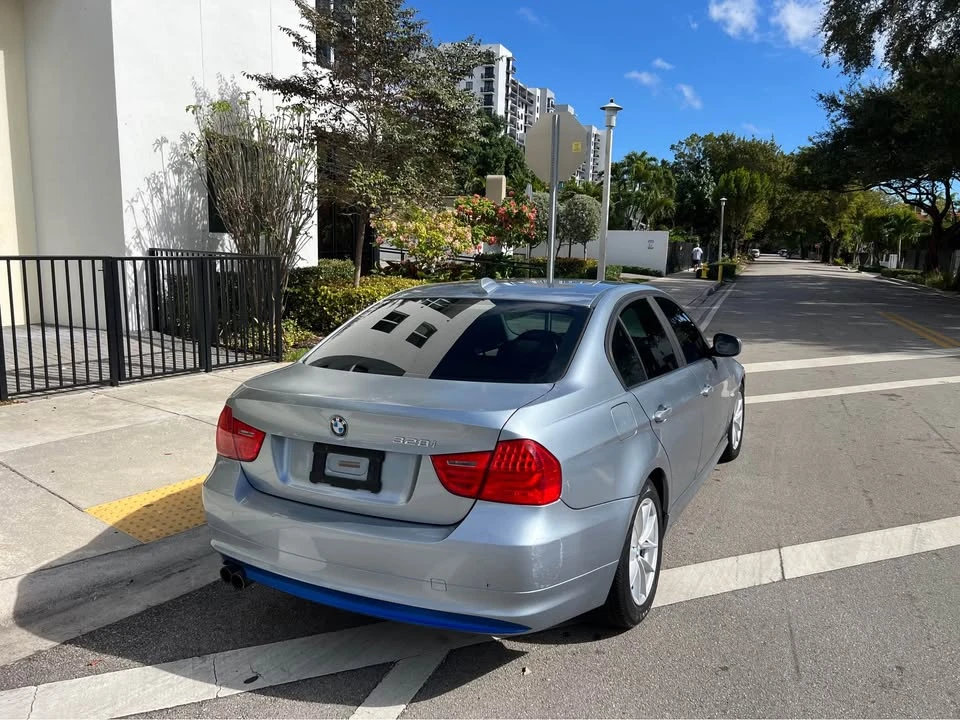 2011 BMW E90 3 Series Sedan - Image 7 of 20