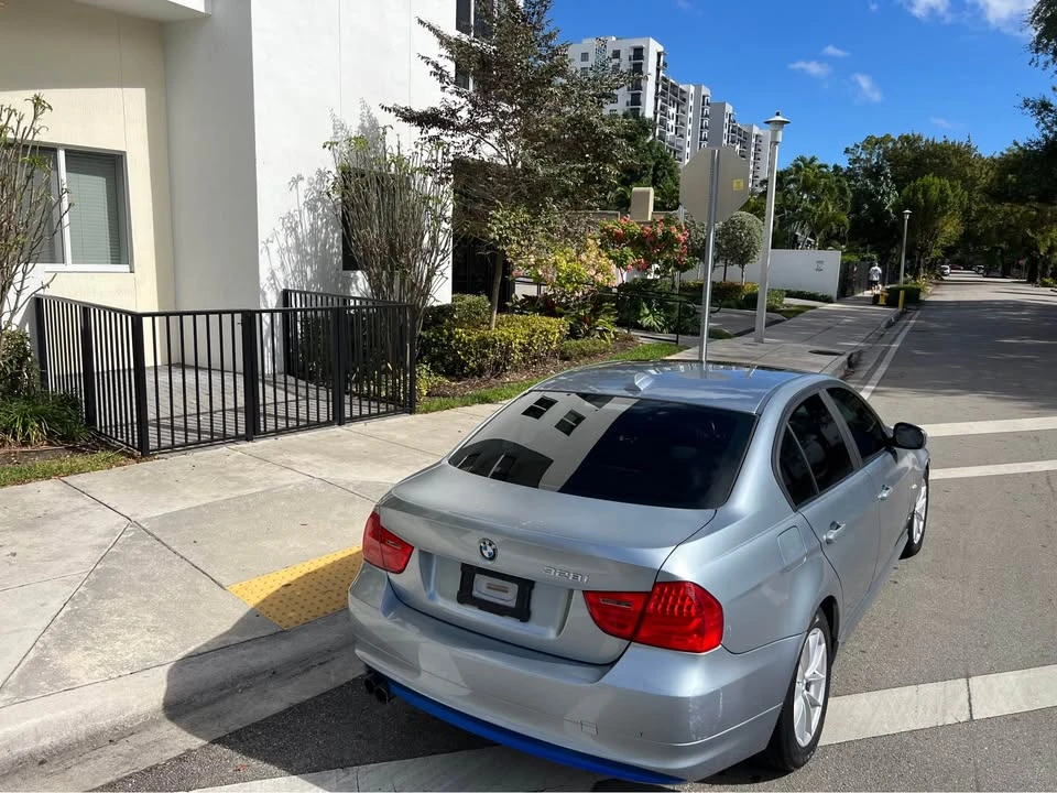 2011 BMW E90 3 Series Sedan - Image 8 of 20