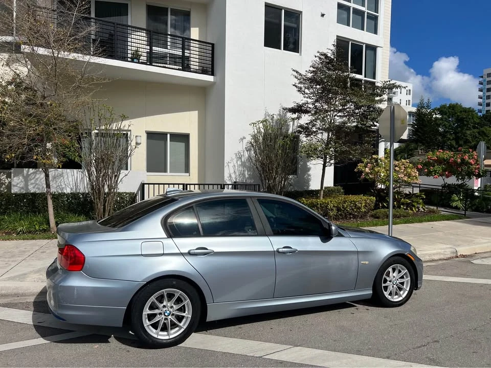 2011 BMW E90 3 Series Sedan - Image 5 of 20