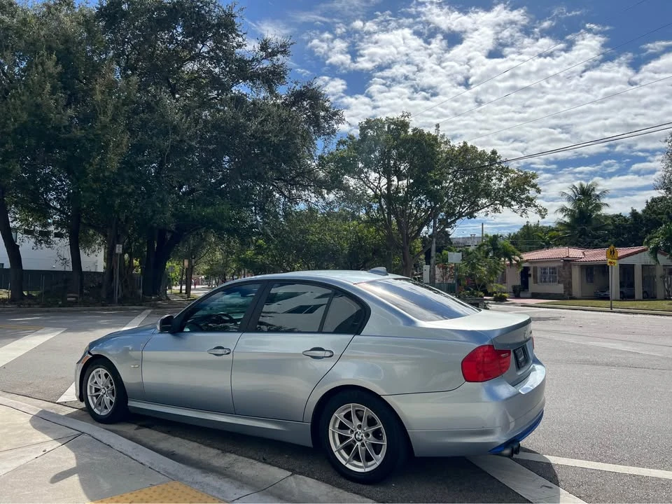 2011 BMW E90 3 Series Sedan - Image 11 of 20