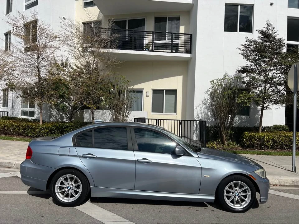 2011 BMW E90 3 Series Sedan - Image 4 of 20