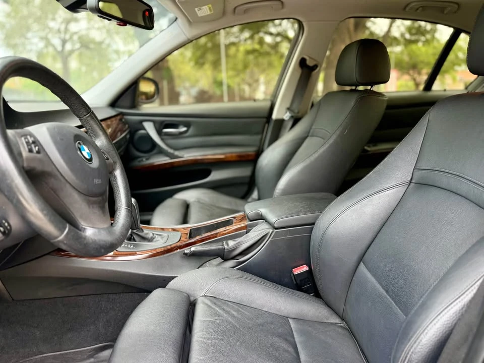 2011 BMW E90 3 Series Sedan - Image 10 of 13