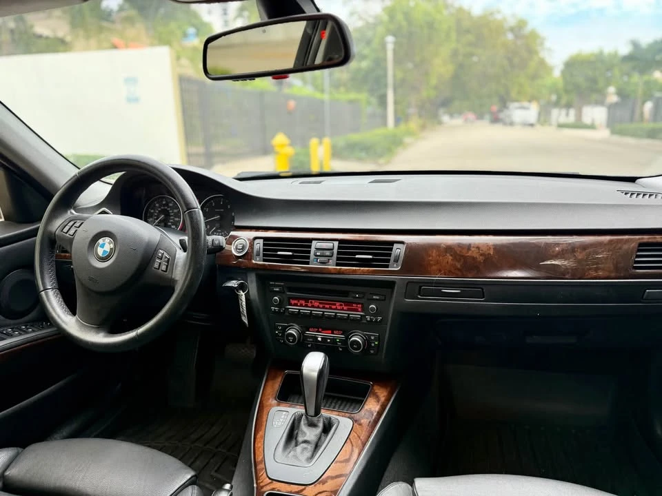 2011 BMW E90 3 Series Sedan - Image 6 of 13