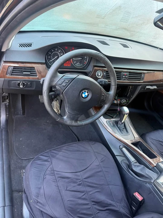 2011 BMW E90 3 Series Sedan - Image 14 of 18