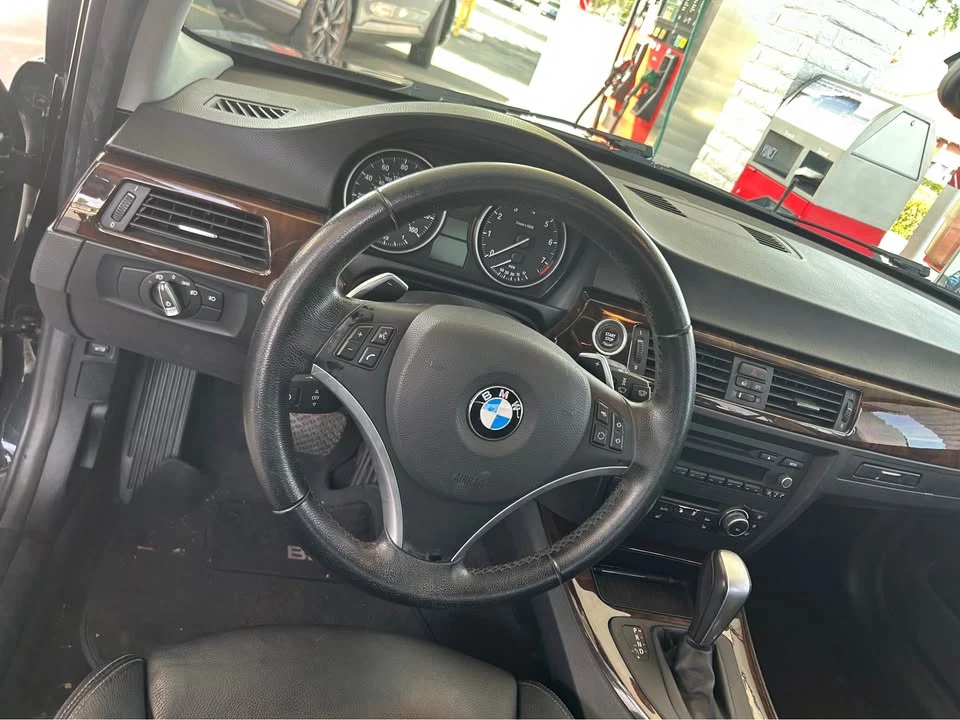 2011 BMW E90 3 Series Sedan - Image 10 of 11