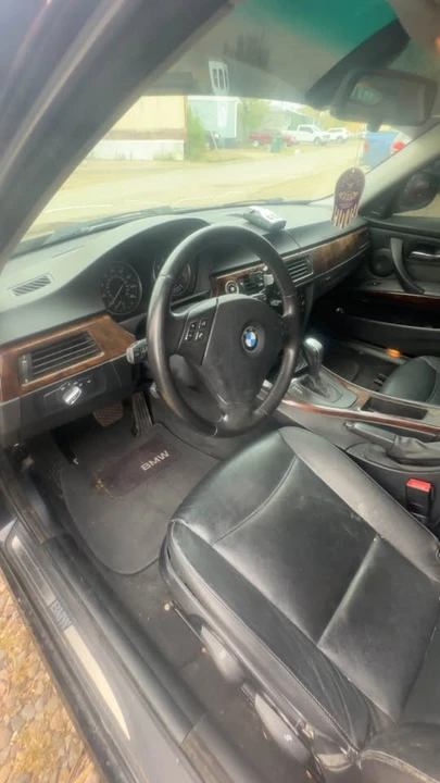 2011 BMW E90 3 Series Sedan - Image 8 of 10