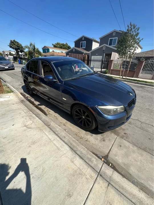2011 BMW E90 3 Series Sedan - Image 8 of 17