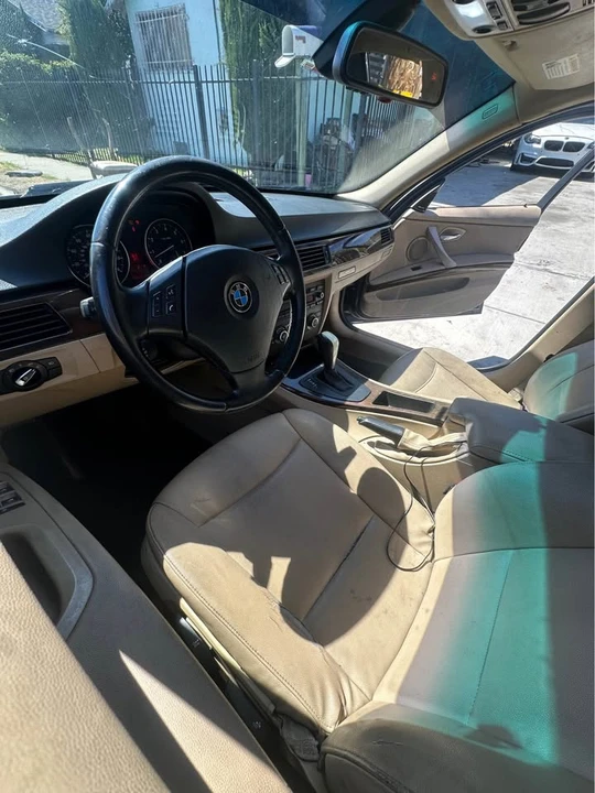 2011 BMW E90 3 Series Sedan - Image 15 of 17