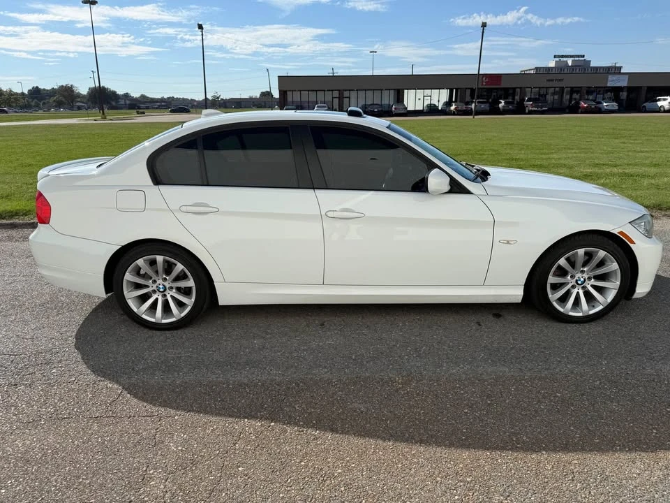 2011 BMW E90 3 Series Sedan - Image 3 of 20