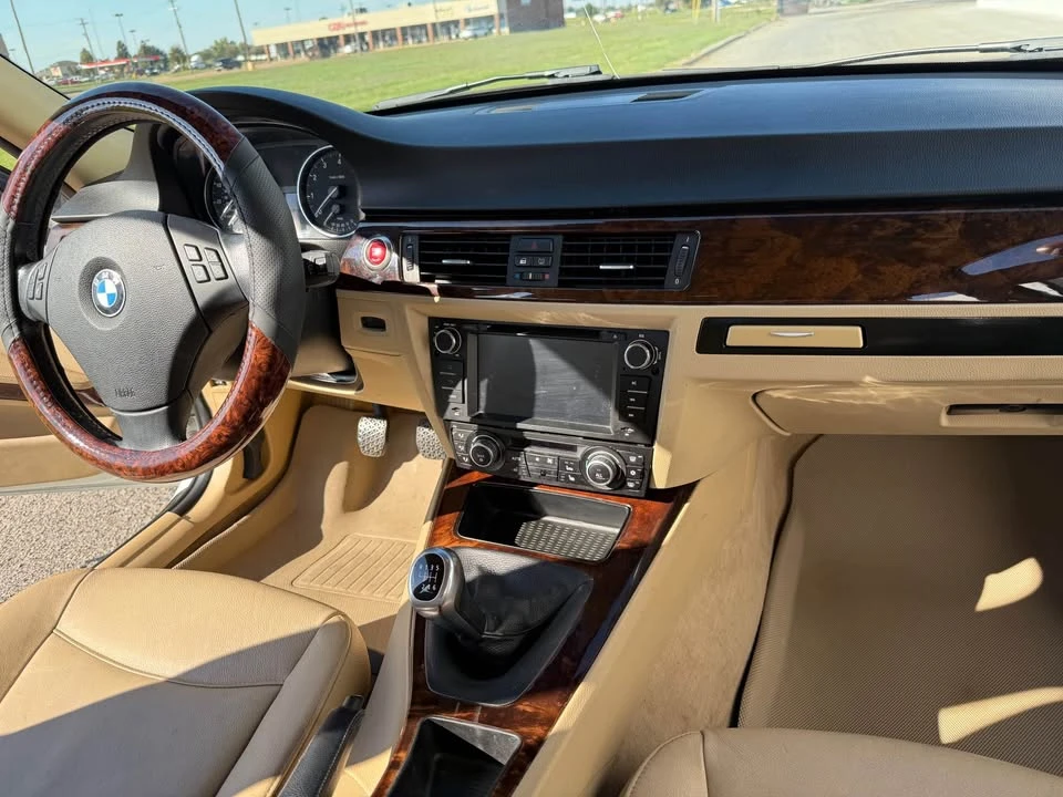 2011 BMW E90 3 Series Sedan - Image 10 of 20