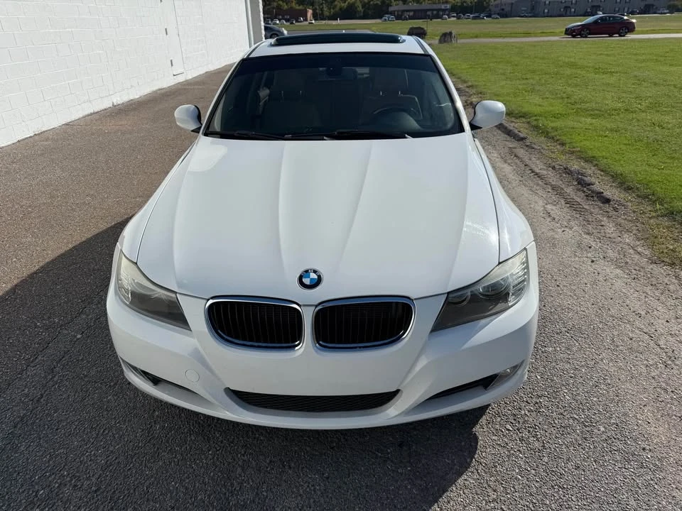 2011 BMW E90 3 Series Sedan - Image 4 of 20