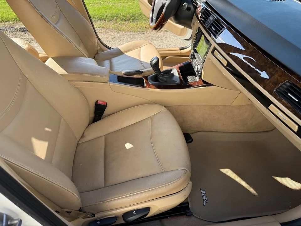 2011 BMW E90 3 Series Sedan - Image 11 of 20
