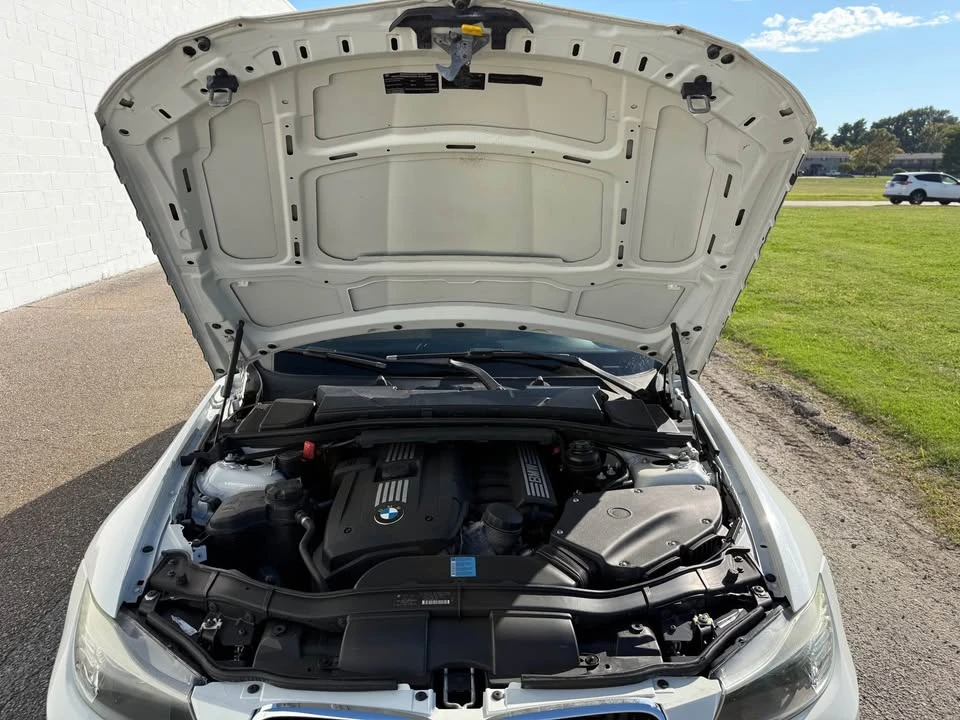2011 BMW E90 3 Series Sedan - Image 19 of 20