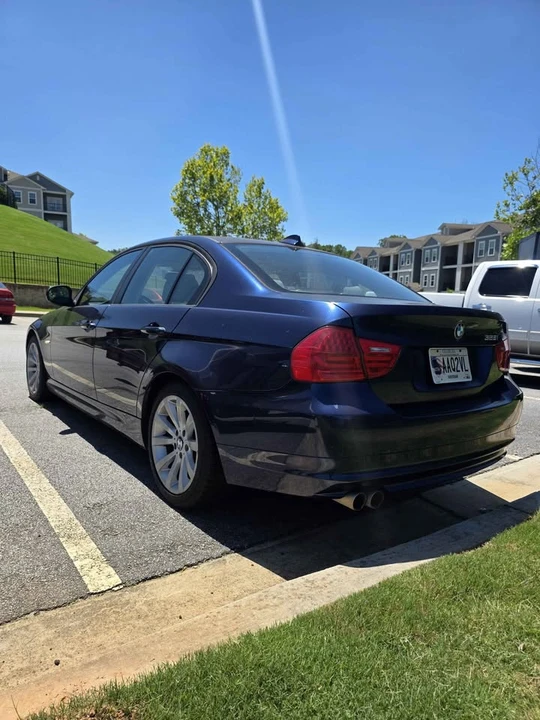 2011 BMW E90 3 Series Sedan - Image 4 of 8