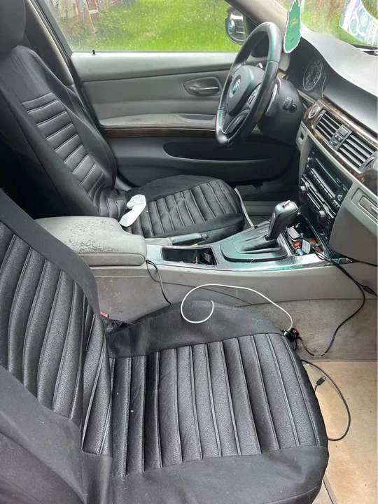 2011 BMW E90 3 Series Sedan - Image 14 of 18
