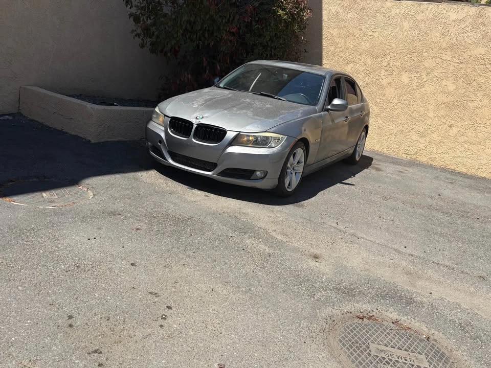 2011 BMW E90 3 Series Sedan - Image 3 of 9