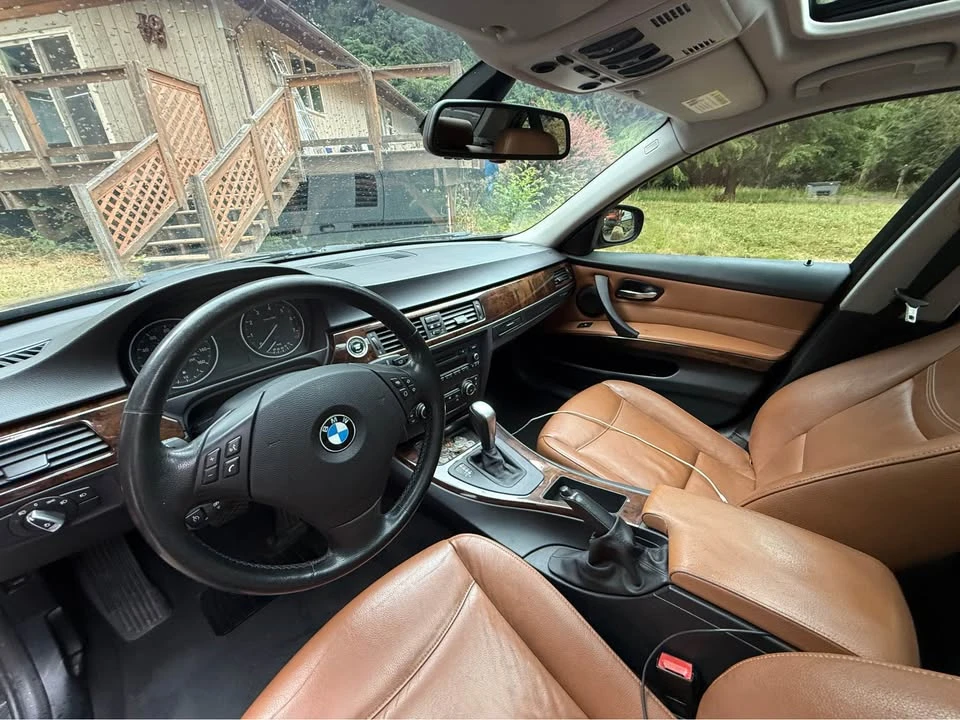 2011 BMW E90 3 Series Sedan - Image 2 of 3