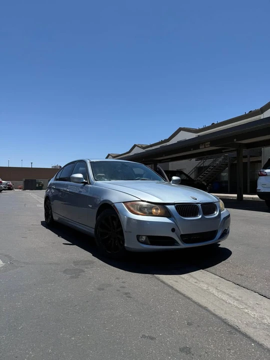 2011 BMW E90 3 Series Sedan - Image 2 of 7
