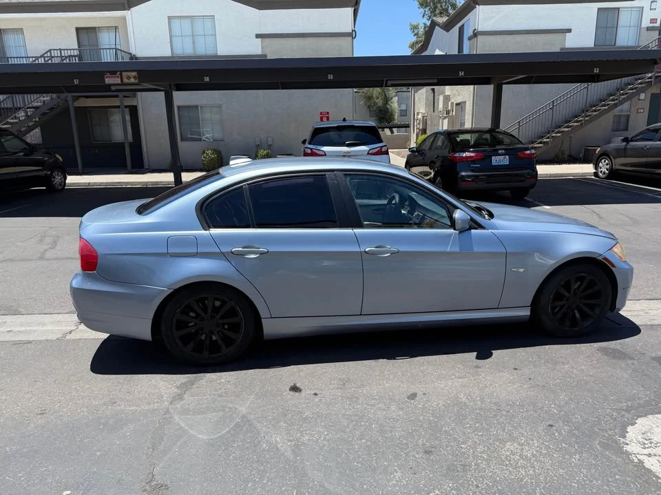 2011 BMW E90 3 Series Sedan - Image 4 of 7