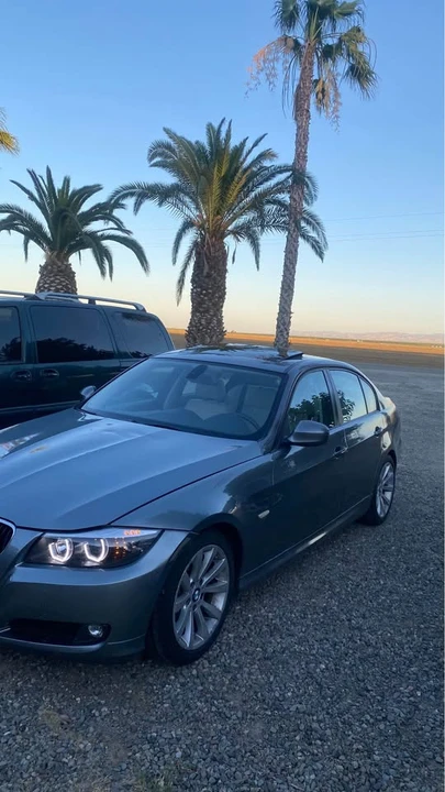 2011 BMW E90 3 Series Sedan - Image 4 of 9