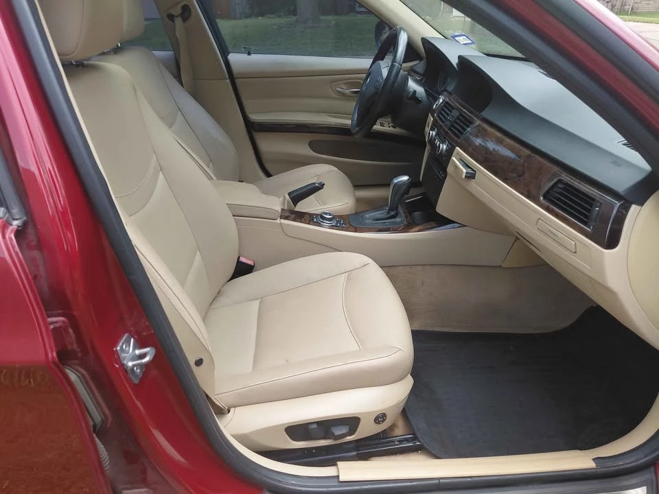 2011 BMW E90 3 Series Sedan - Image 16 of 20