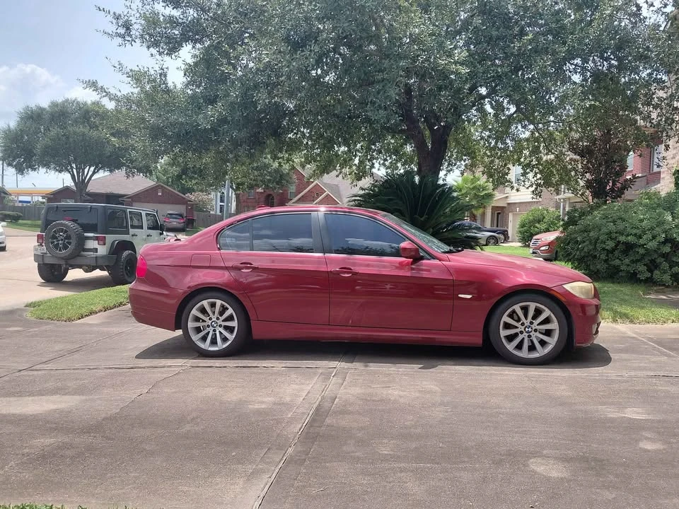 2011 BMW E90 3 Series Sedan - Image 10 of 20