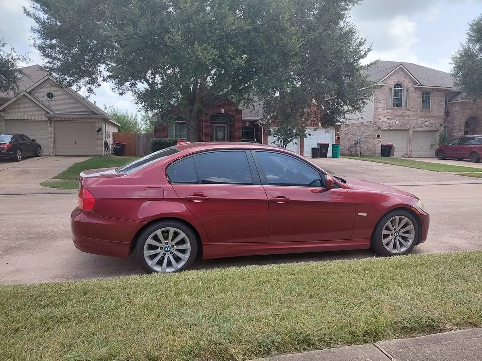 2011 BMW E90 3 Series Sedan - Image 13 of 20