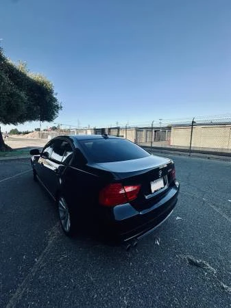 2011 BMW E90 3 Series Sedan - Image 3 of 7
