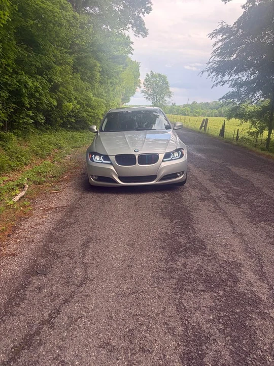 2011 BMW E90 3 Series Sedan - Image 8 of 9