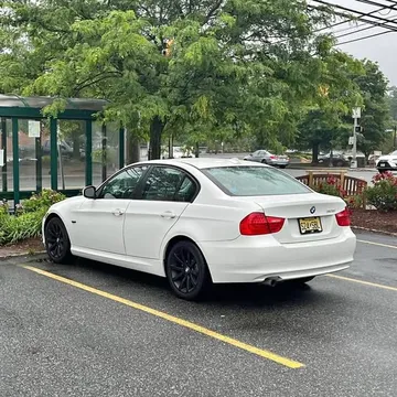 2011 BMW 3 Series 328i xDrive Sedan