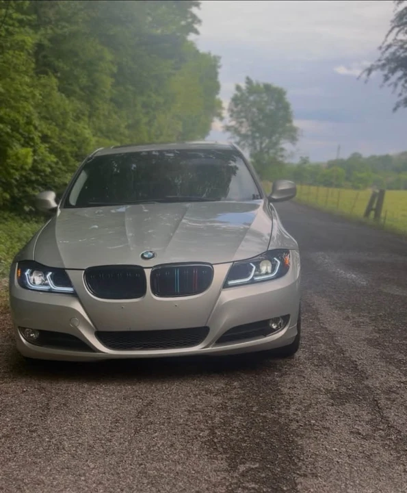 2011 BMW E90 3 Series Sedan - Image 9 of 9