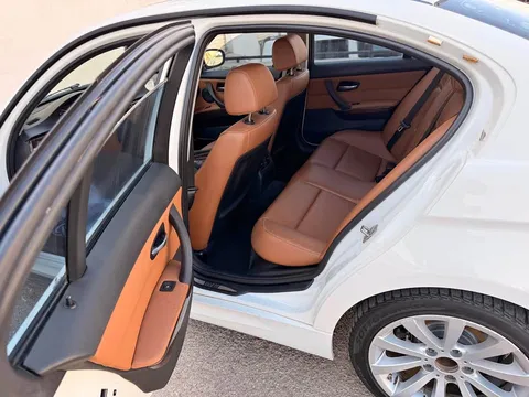 2011 BMW 3 Series 328i Sedan 4D